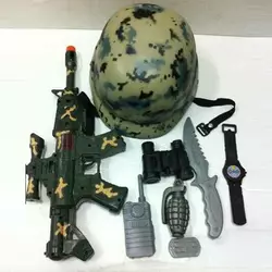 Військовий набір В 678-4 (60/2) 8 елементів, автомат, шолом, у сітці
